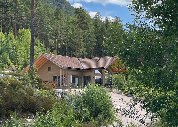 Furuheim Lodge, 4 Seizoenen Met Fantastisch Uitzicht 度假居 弗罗达尔